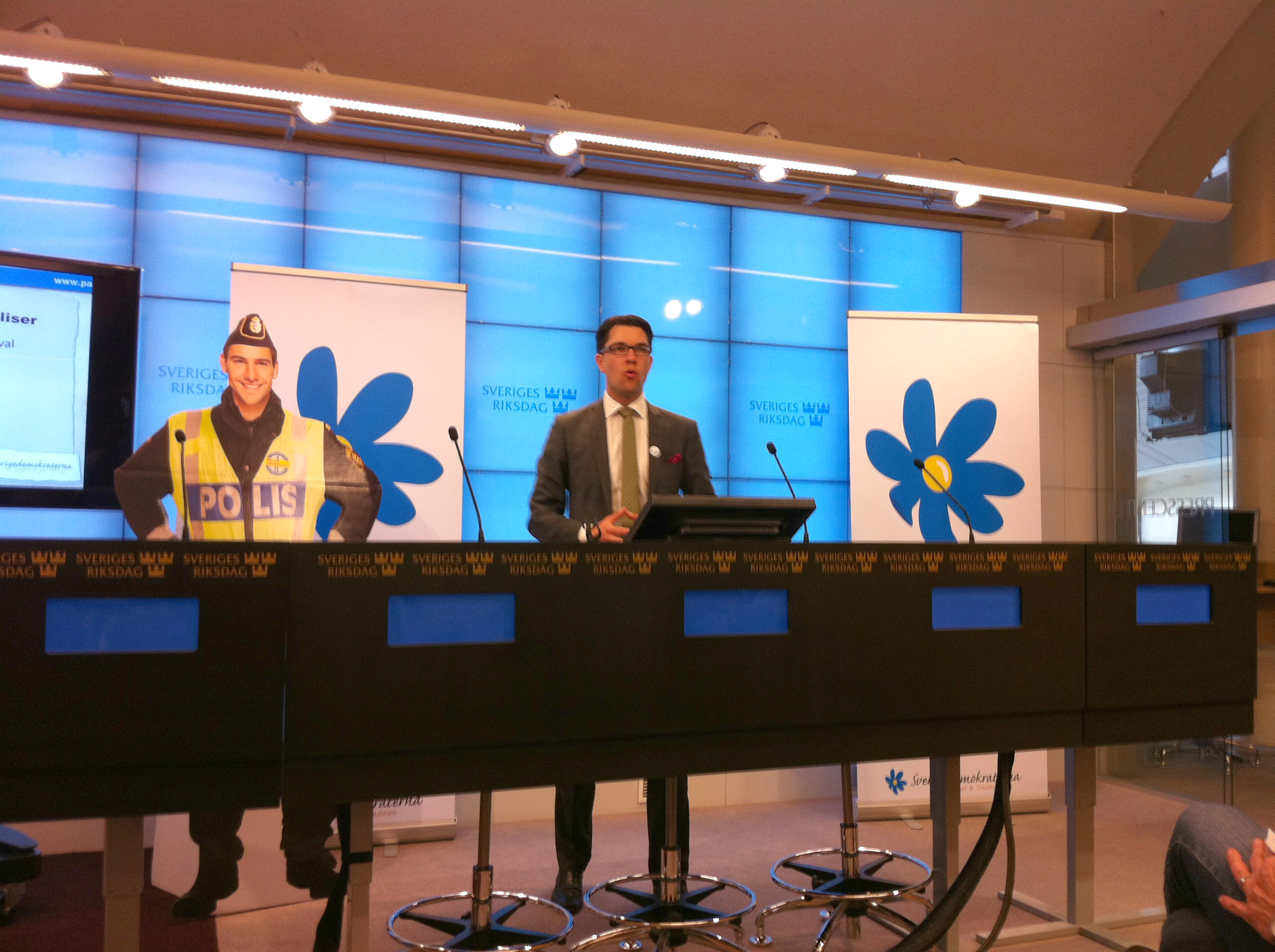 Hot, Undersökning, Dödshot, Valdtakt, Riksdag