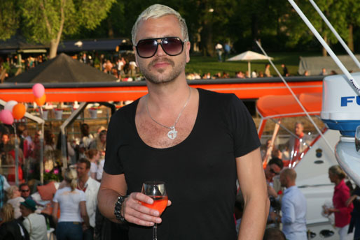 Kiefer Sutherland, Zlatan