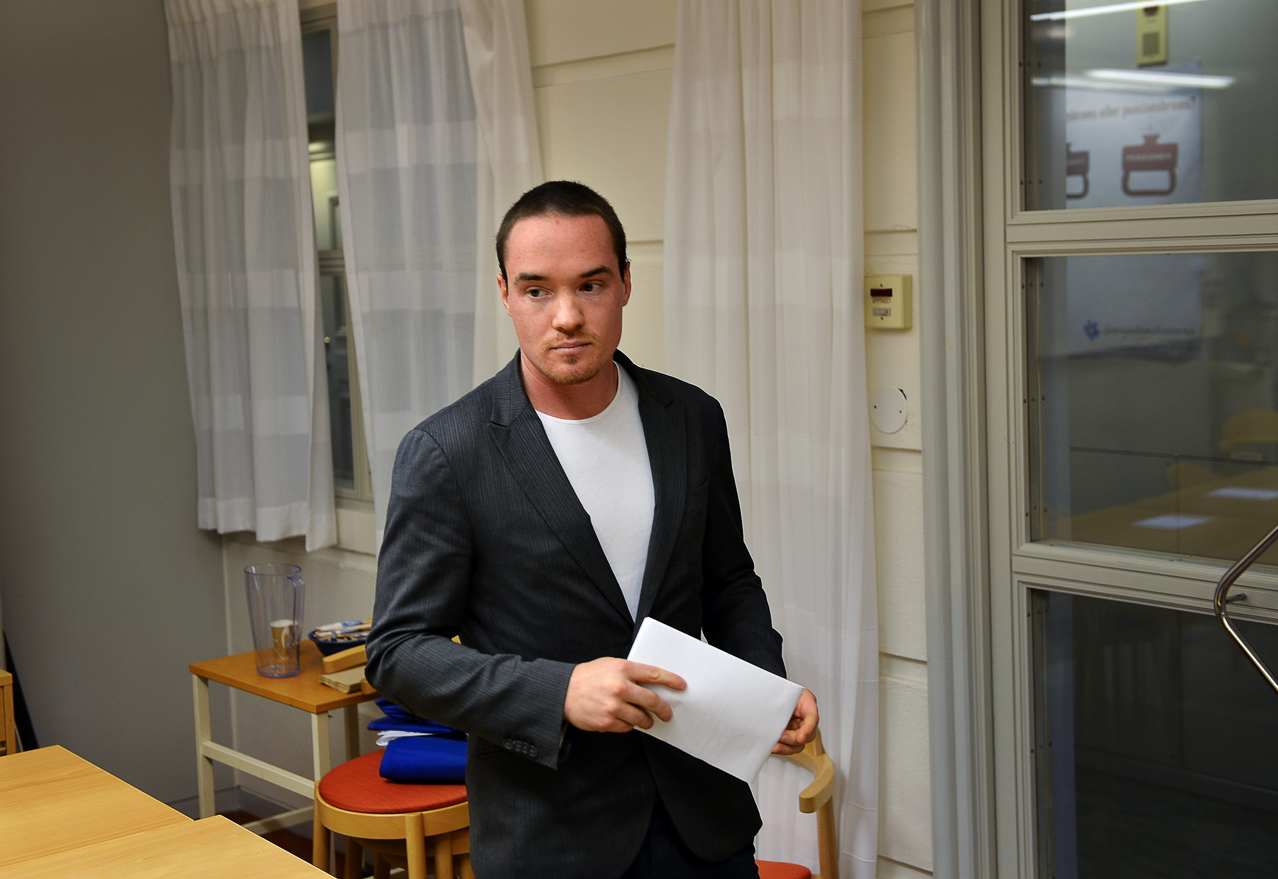 Penilla Gunther, Twittrare, Twitter, Riksdagen, vänsterpartiet, Politiker, Jonas Sjöstedt, Sociala Medier, Kristdemokraterna