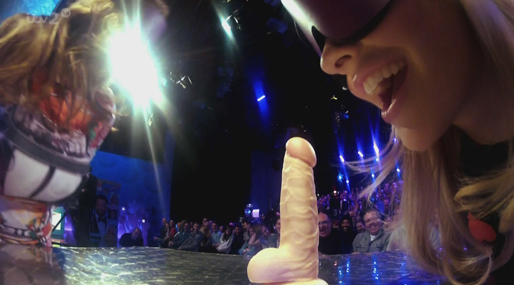 Dildo, Kelly Brook