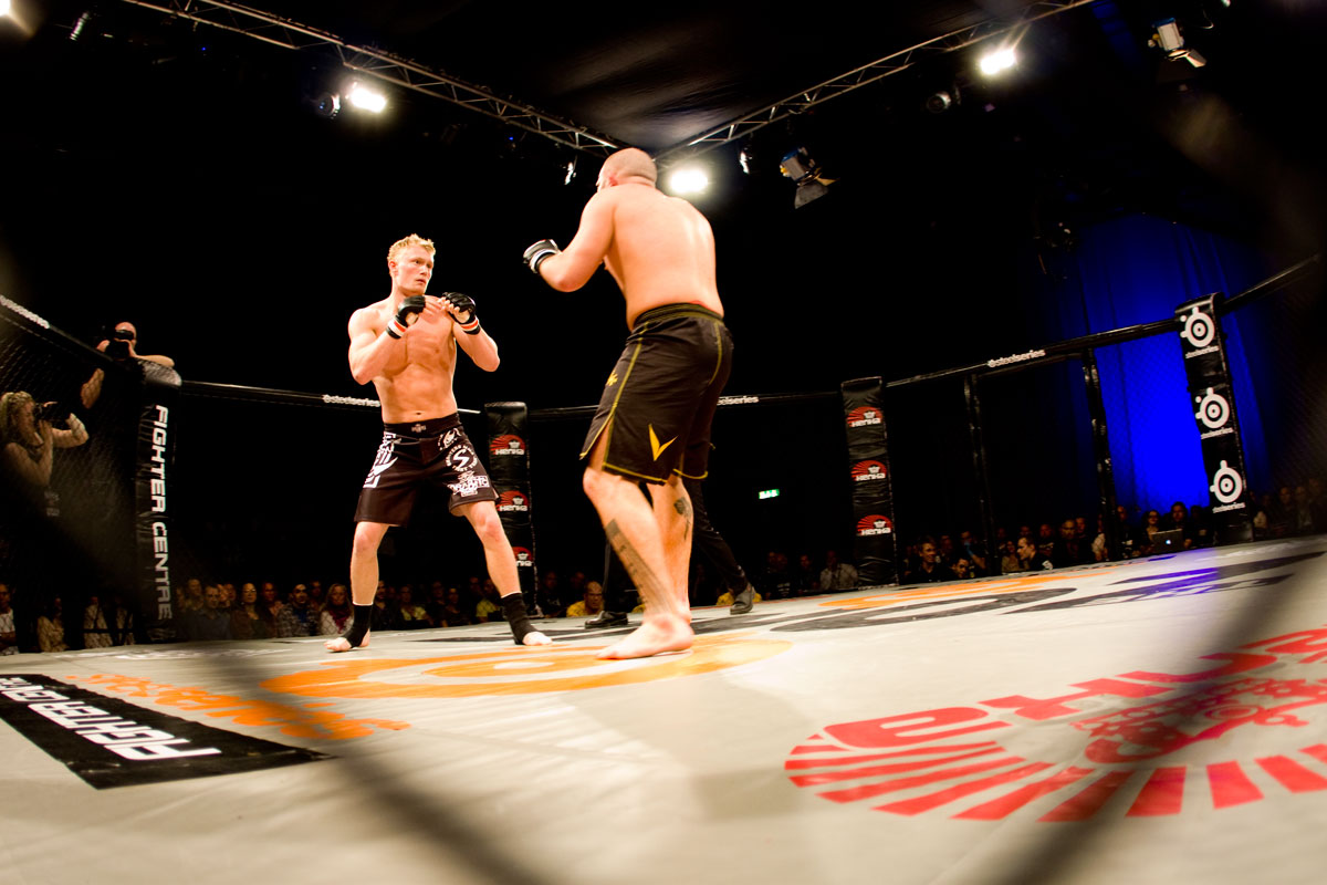 Eddy Bengtsson, Hanna Sillén, The Zone FC 9, Besam Yousef, Goteborg, Elina Nilsson, Victor Cheng, Lisebergshallen, MMA, Martin Svensson, Paul Reed