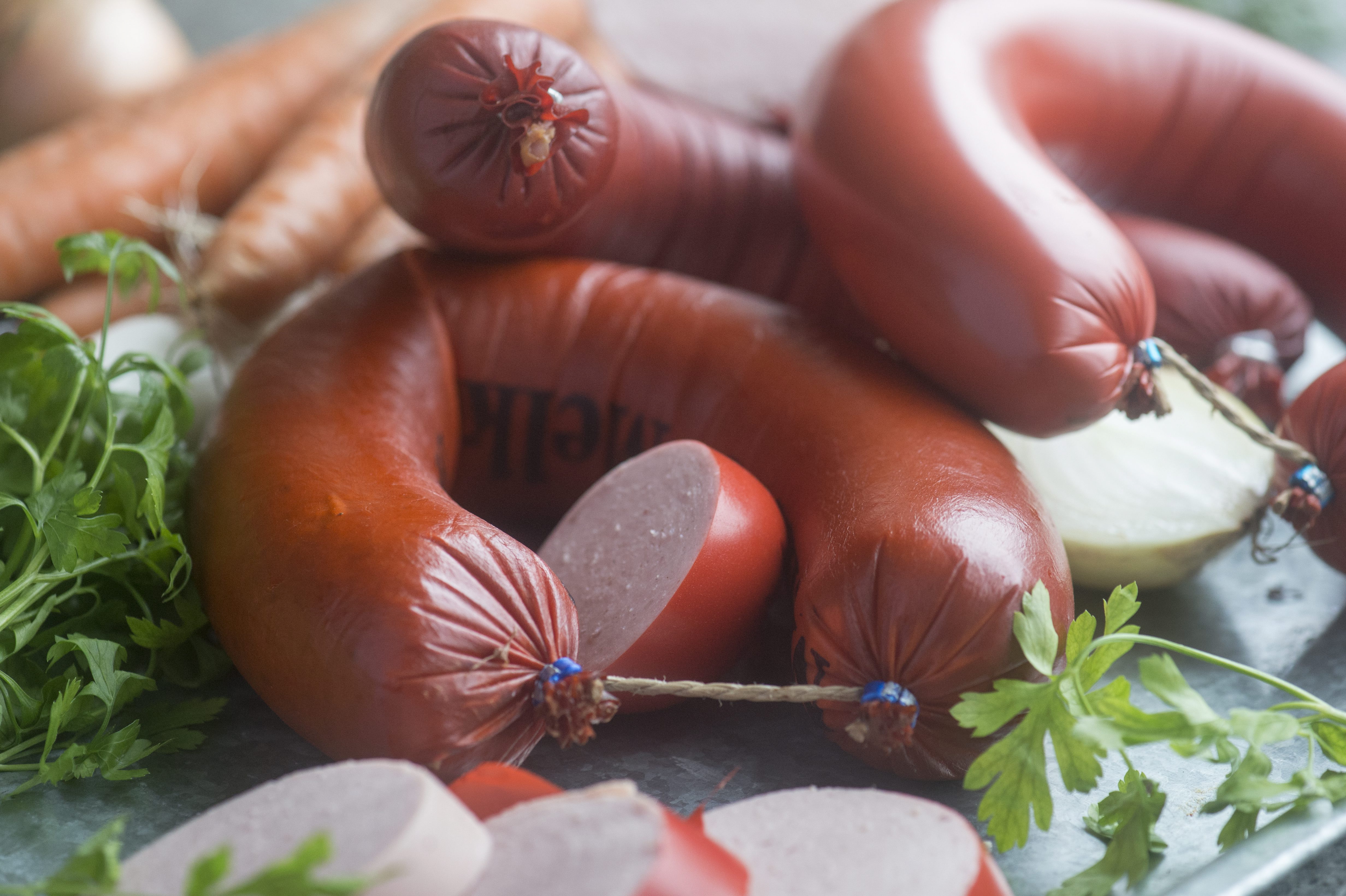 Falukorv, Olaga hot, tal, Försök till misshandel