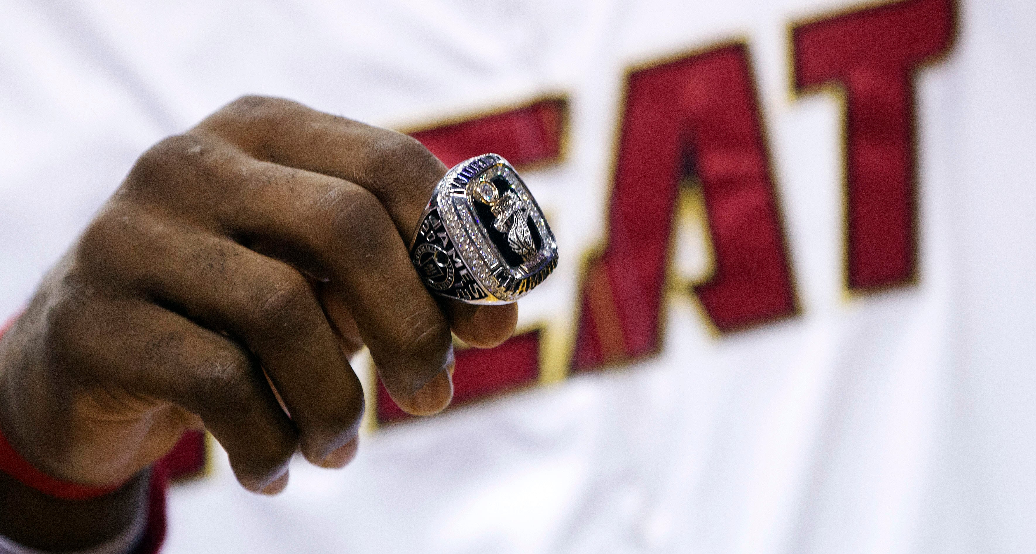 Miami Heat, Sports Illustrated, Cleveland Cavaliers, LeBron James,  Sportsman of the year, NBA, 2012