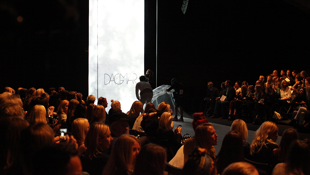 Fashion Week, Behind the scenes