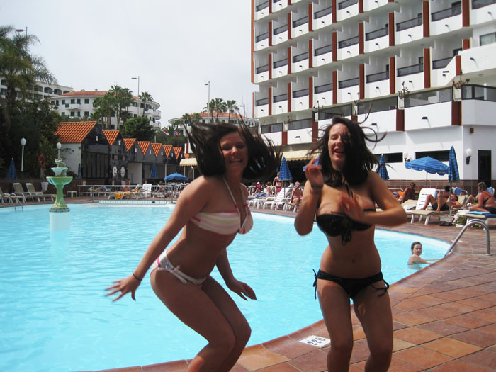 Dennis Maglic, Jackie Ferm, Marie Plosjö, Gran Canaria, Toppbloggarna, Skandalresorna, Kissie, Rebecca Sahlin
