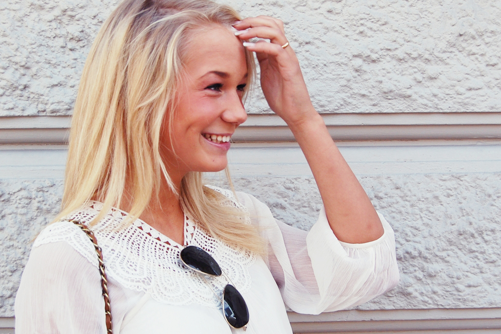 Nakenbild, Dessie, Blogg