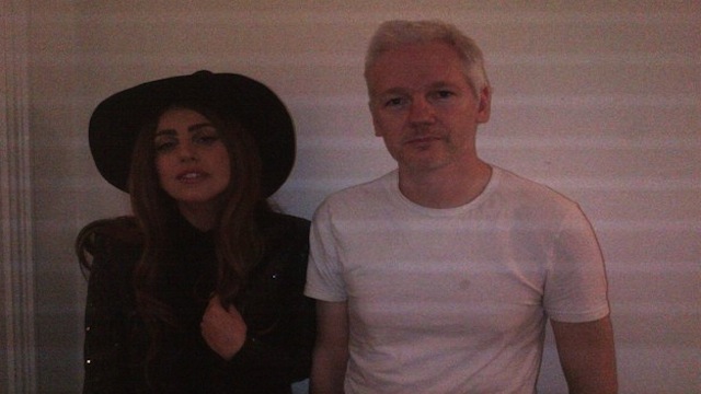 Julian Assange, Wikileaks, mia, Ecuador, Lady Gaga