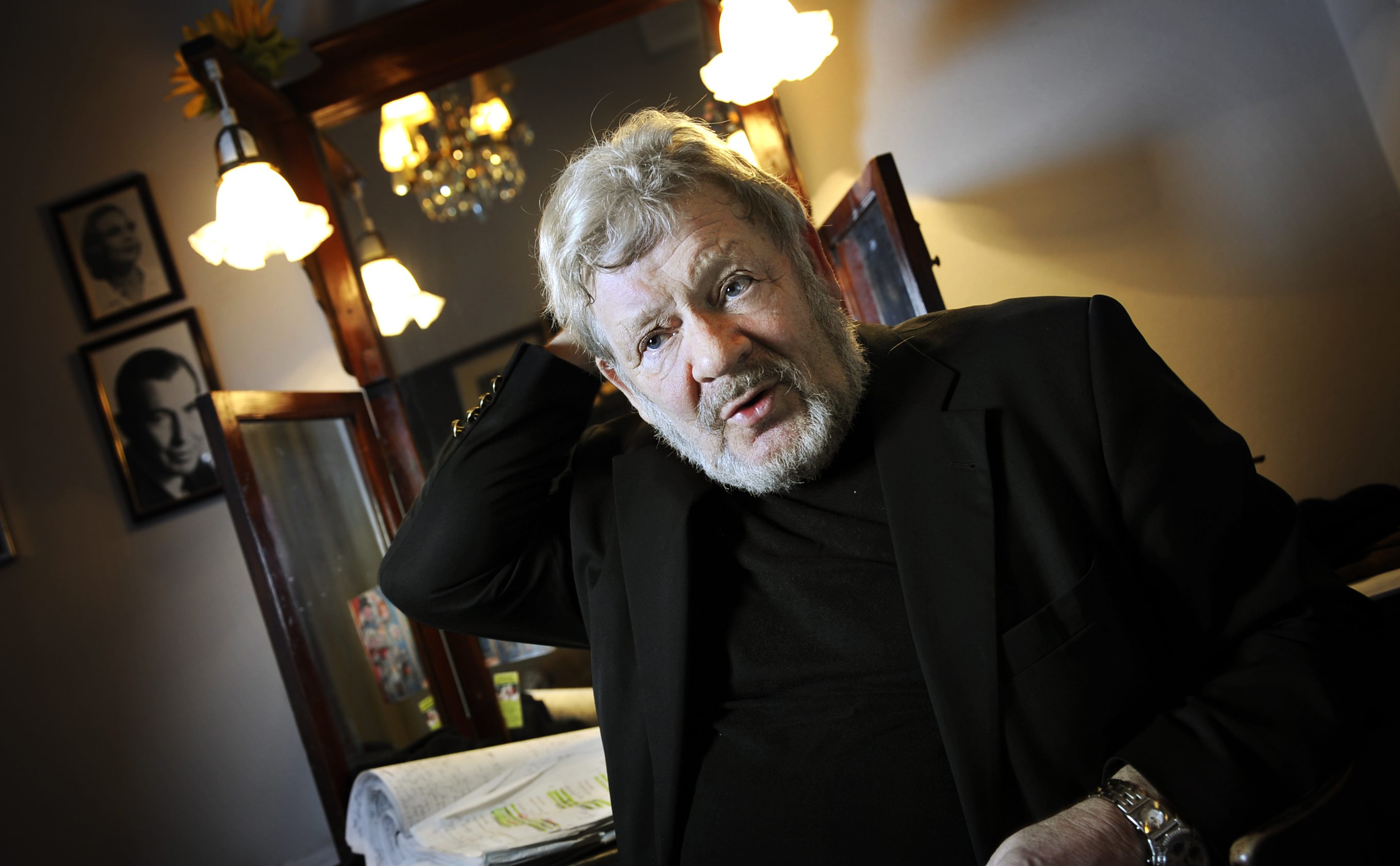 Inställd, Konflikt, Sjukskriven, Dramaten, Börje Ahlstedt, Darwins Kapten