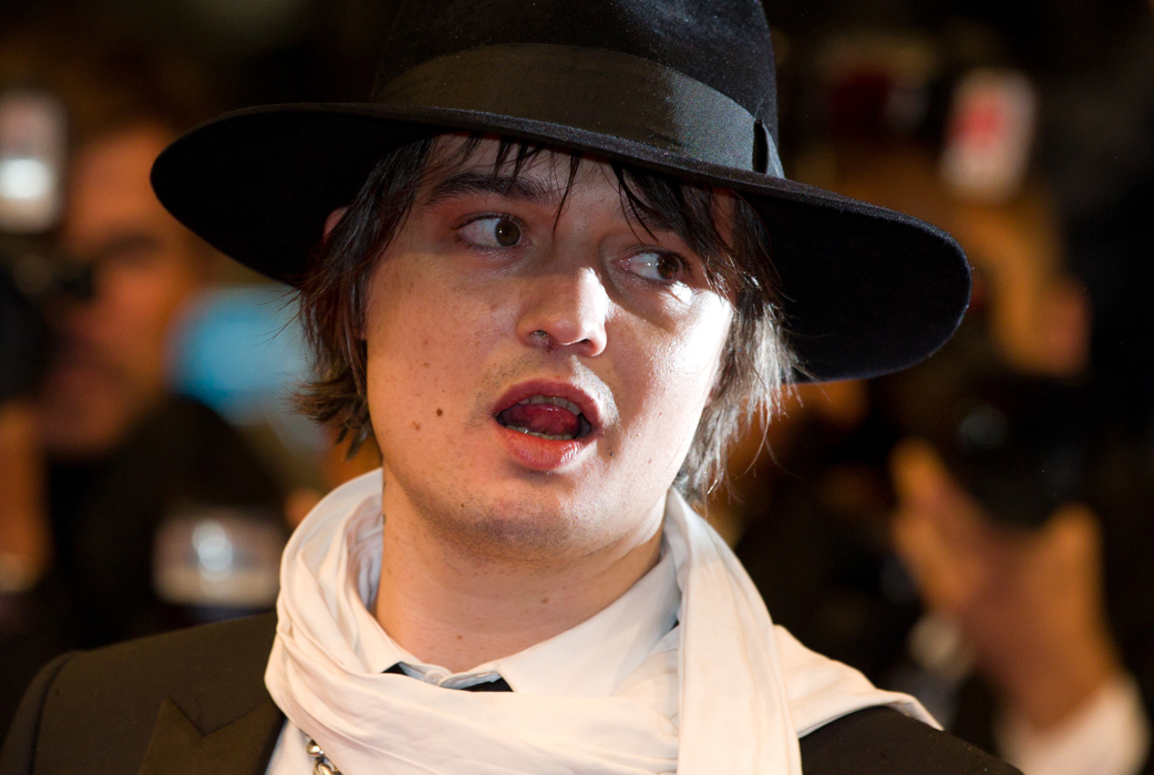 spöken, Ufo, Angelina Jolie, Pete Doherty