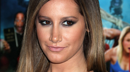Ashley Tisdale, Twitter, Stalker