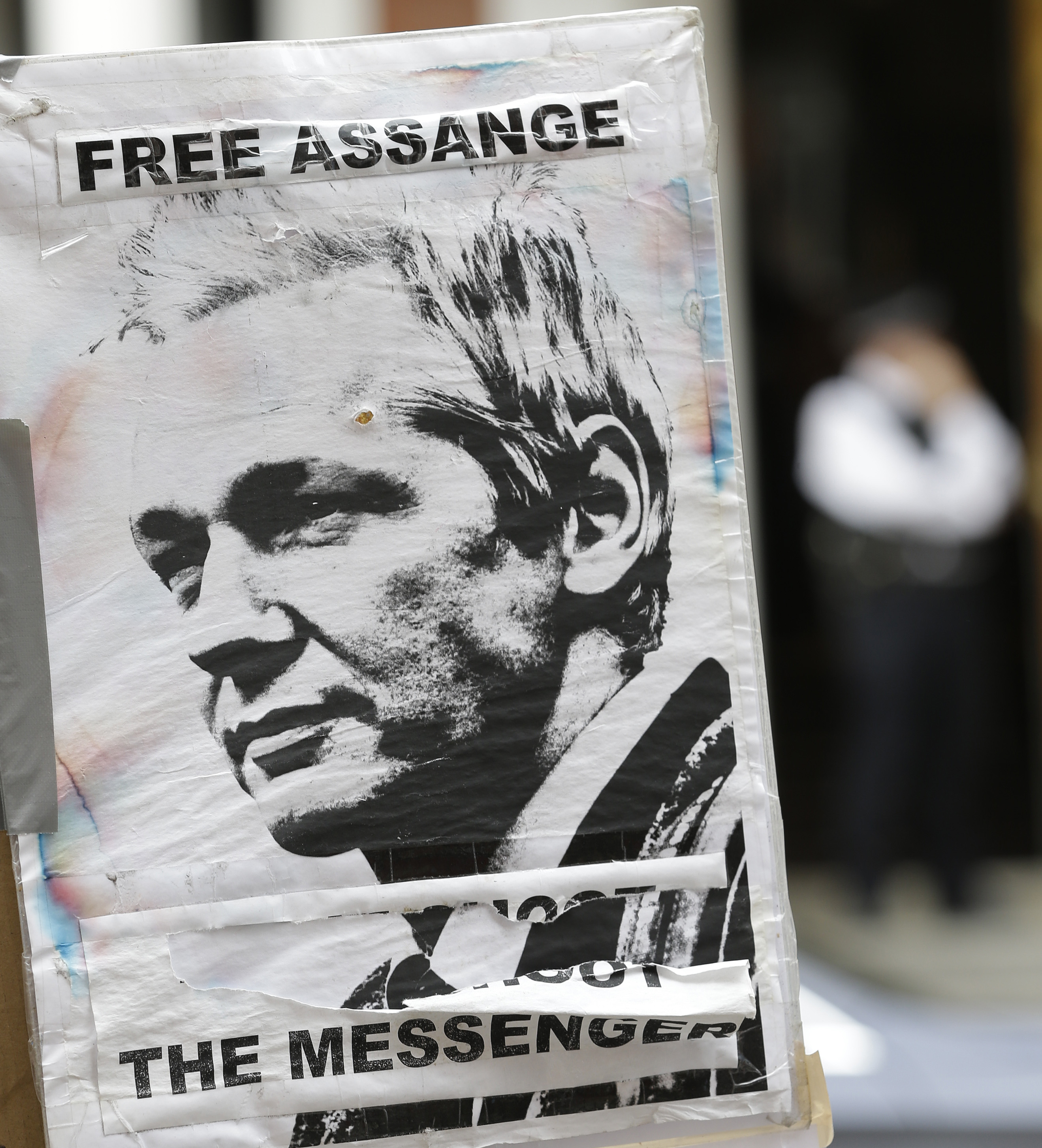 Valdtakt, Piratpartiet, Julian Assange