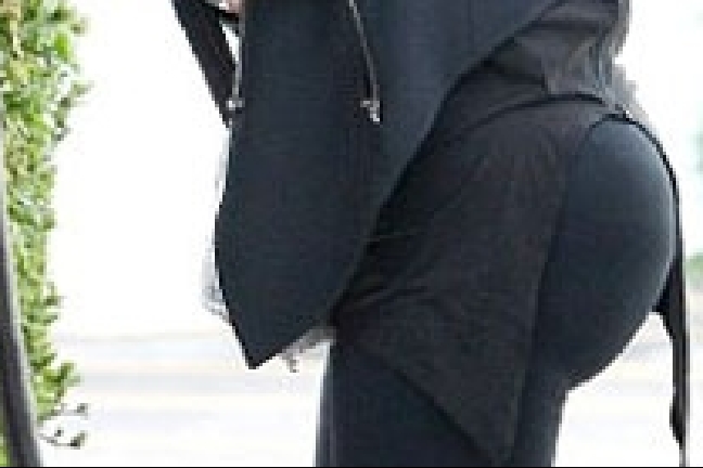 Grammy, Kim Kardashian, Kris, Design, Rumpa, Sömmerska, Röda mattan, Räddning