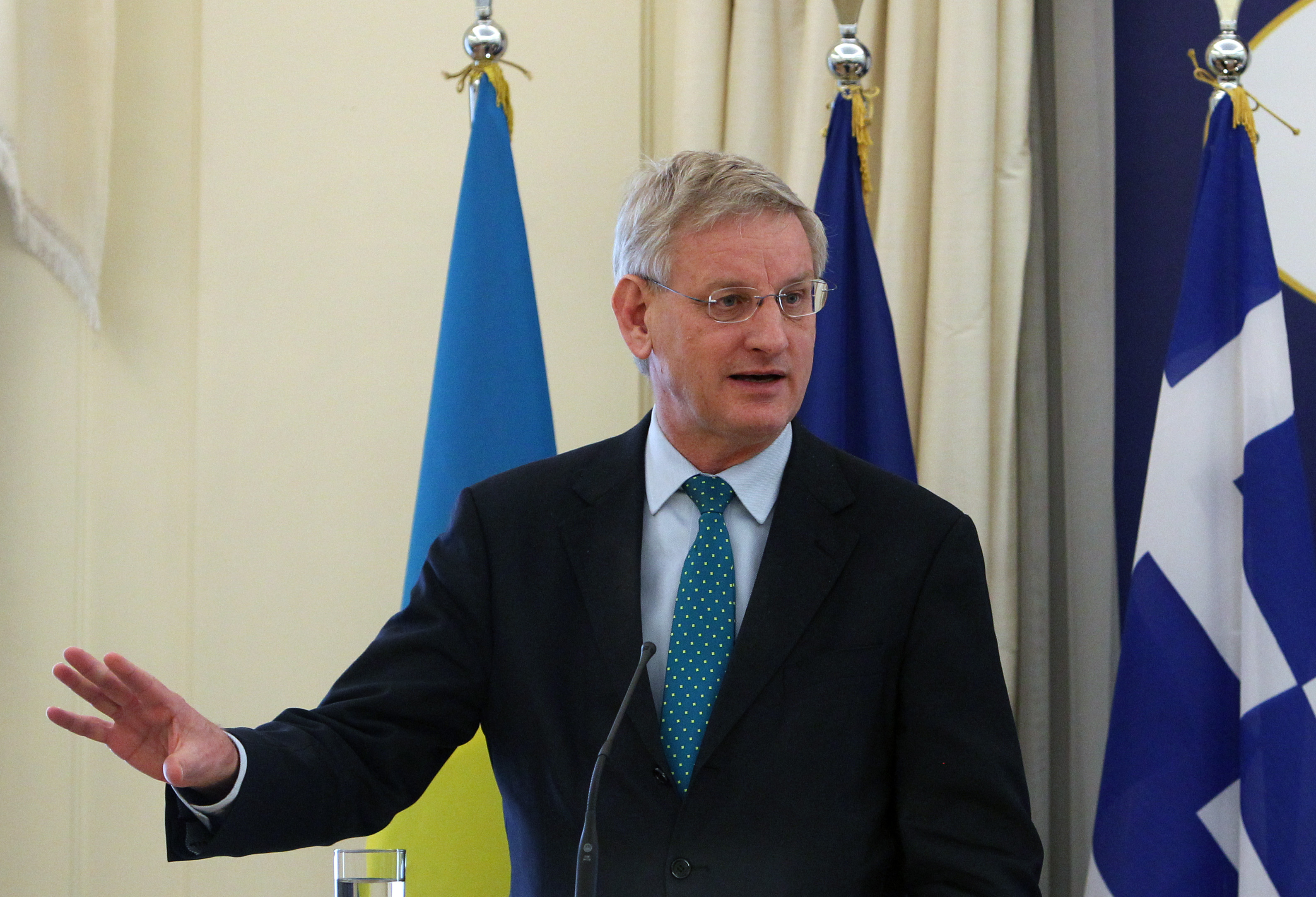 Riksdagsledamot, SR, Media, Carl Bildt, SVT,  Alliansfritt, Journalister, Lars Beckman, Blogg, Riksdagen, Twitter