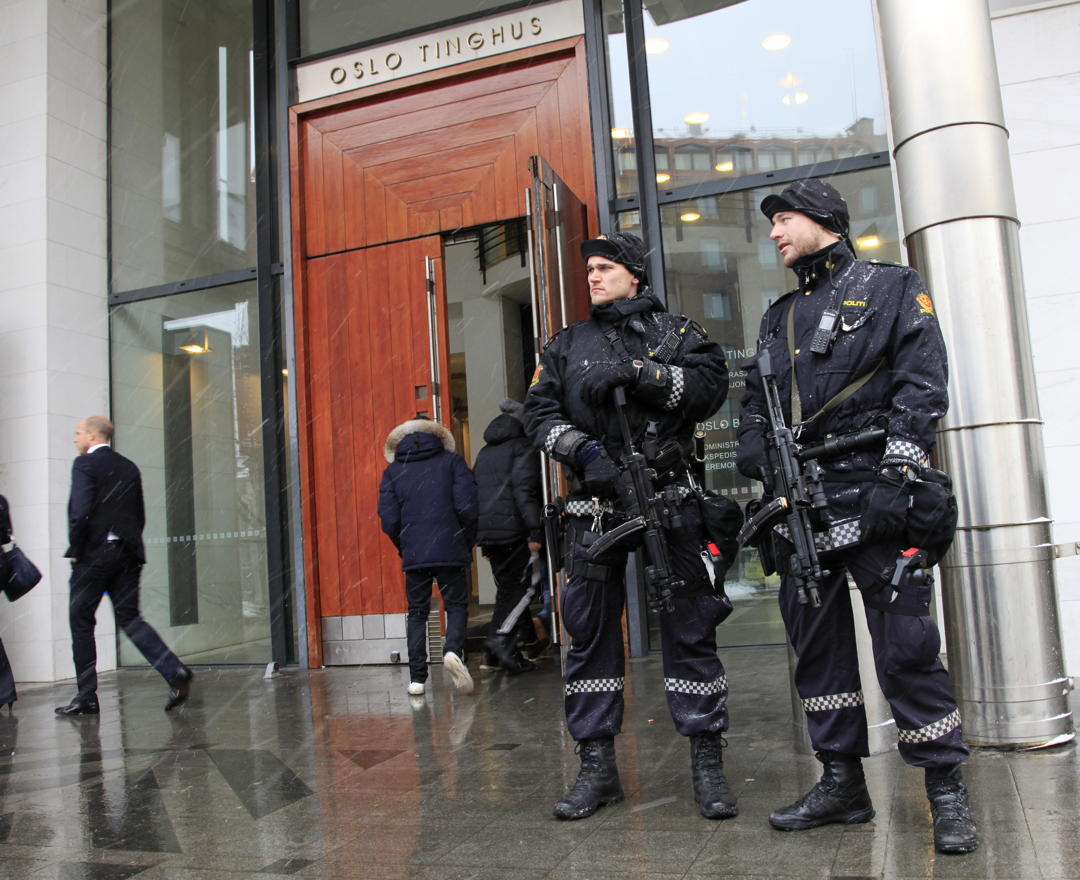 Skottlossning, Bomb, Bombattentat, Polis, Attack, Utøya, Häktningsförhandling, Tingsratt, Terror, Kriminellt, Oslo, Norge, Terrordåd, Anders Behring Breivik, Spränga