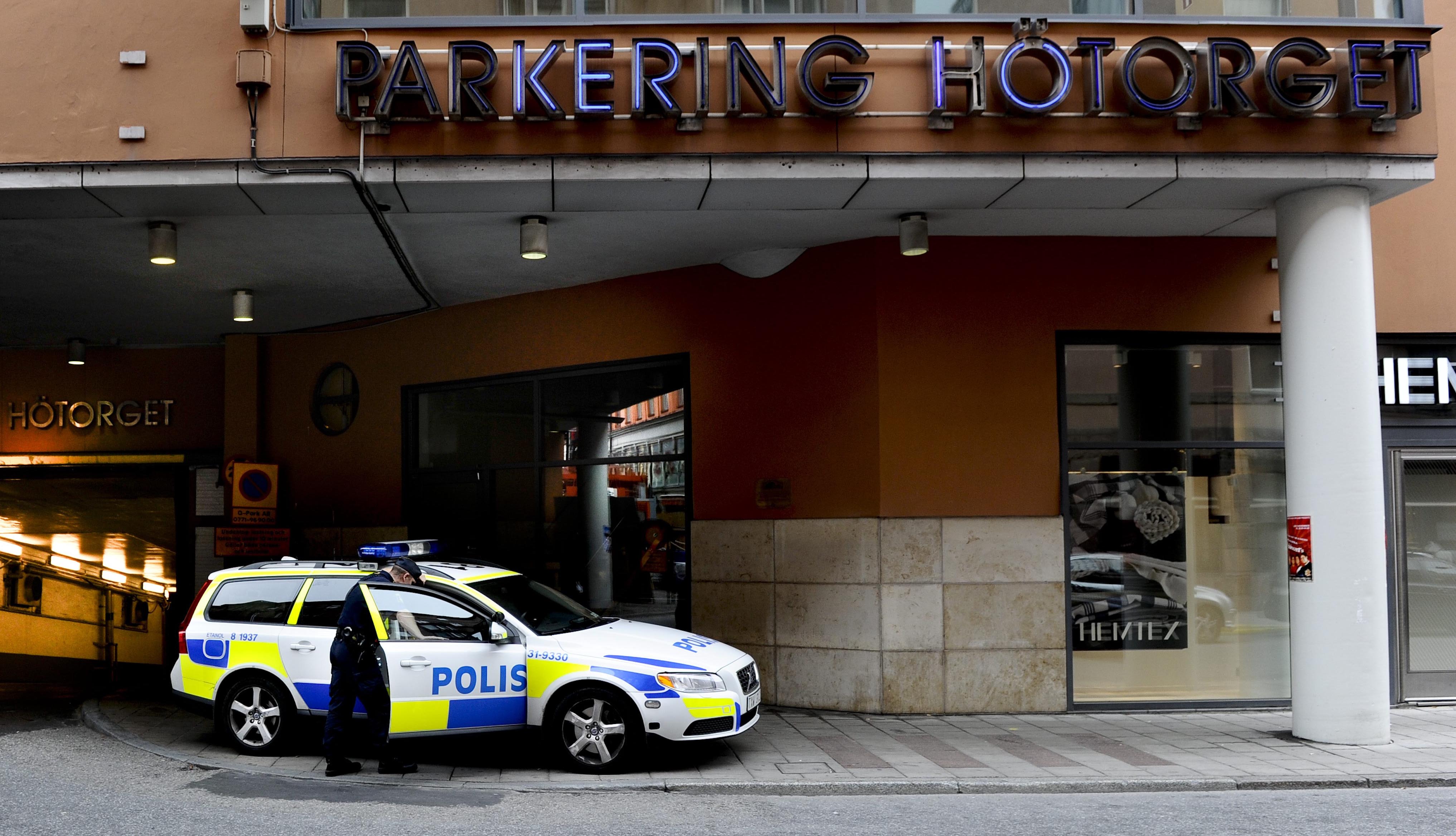 Stockholm, Hötorget, Kriminellt, bombhot, Polis