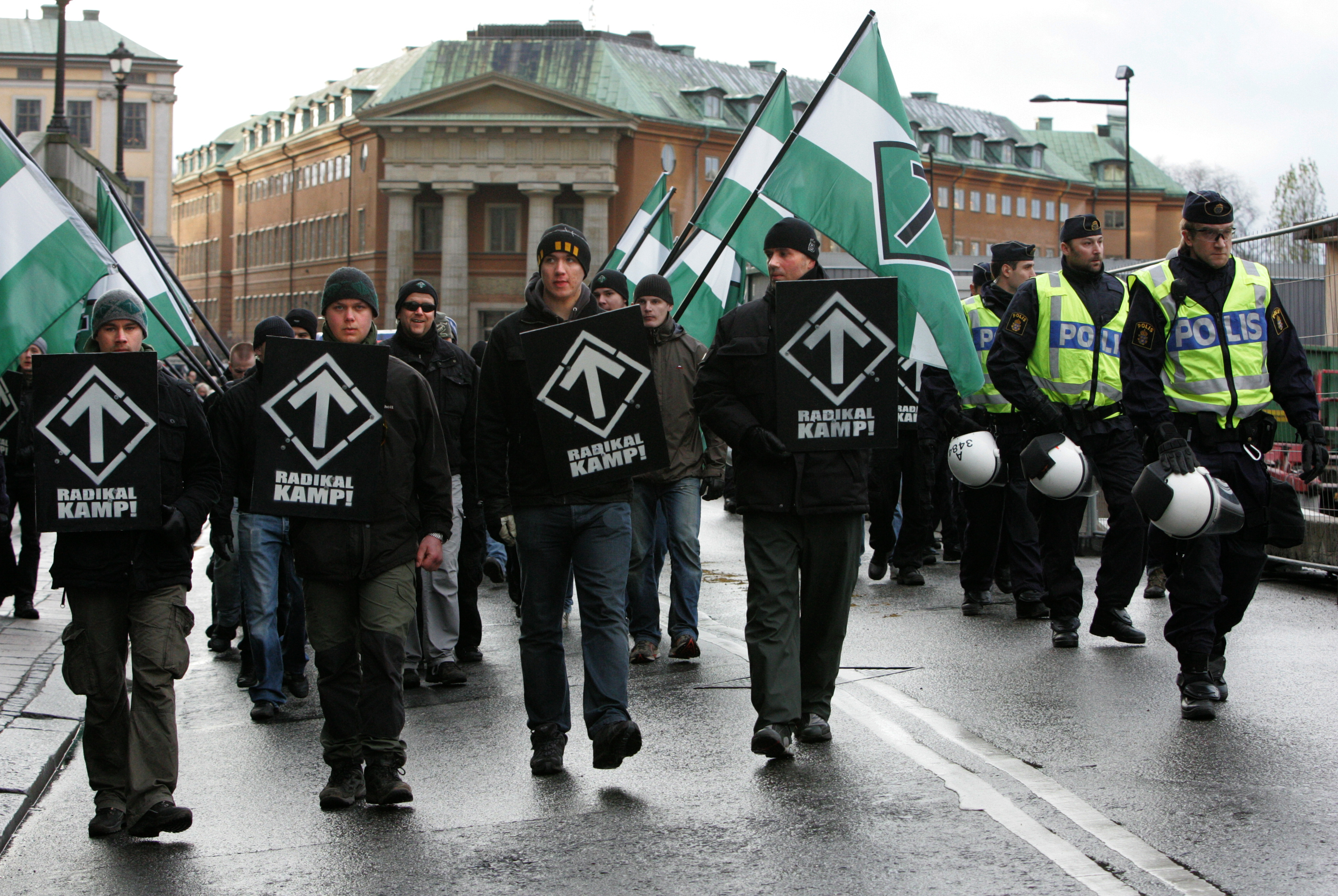 Nationaldemokraterna, Nämndemän, Svenska motstandsrorelsen, Sanna Hill