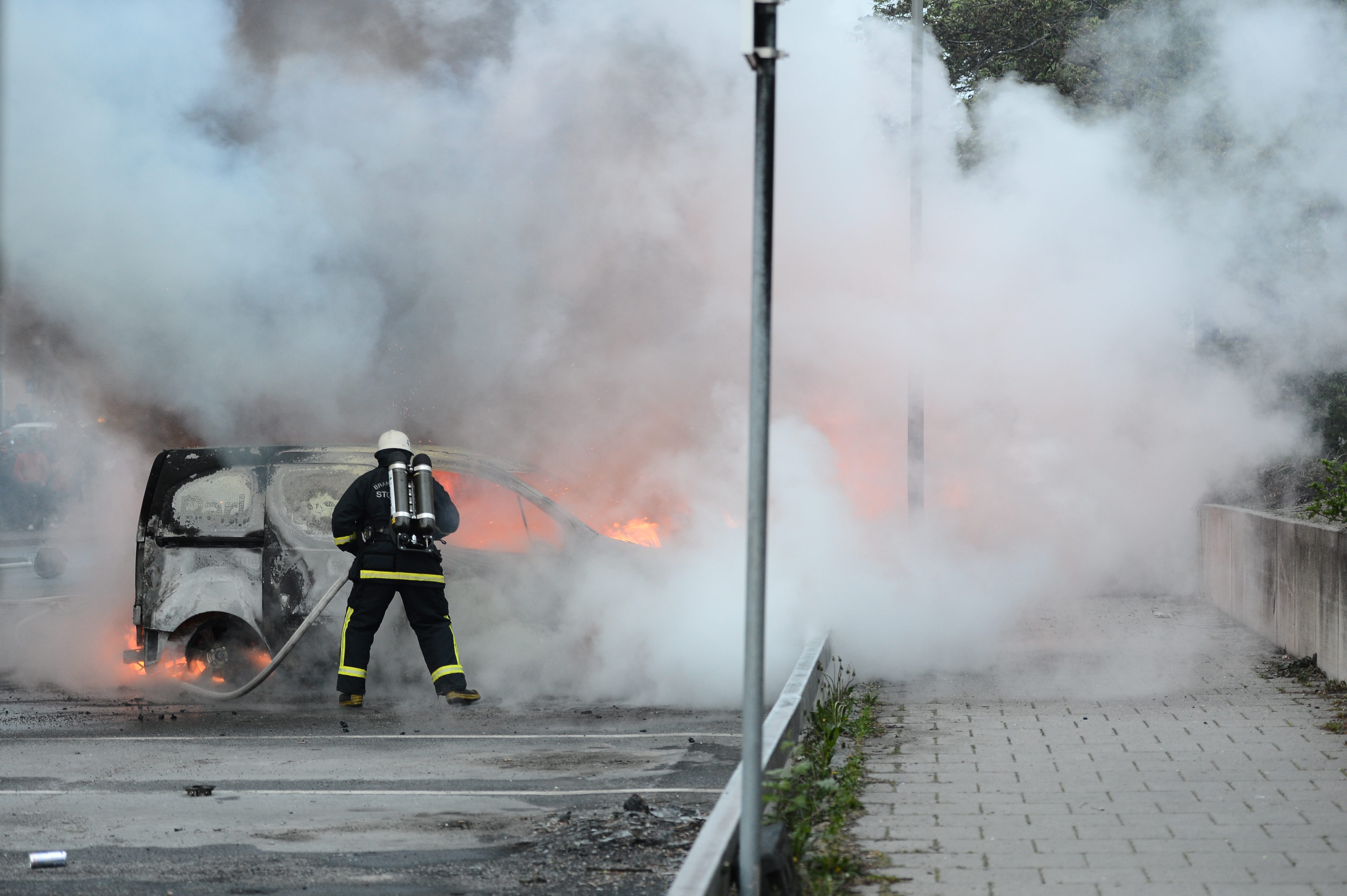 Medborgargarde, Upplopp, Bilbränder, Kravaller
