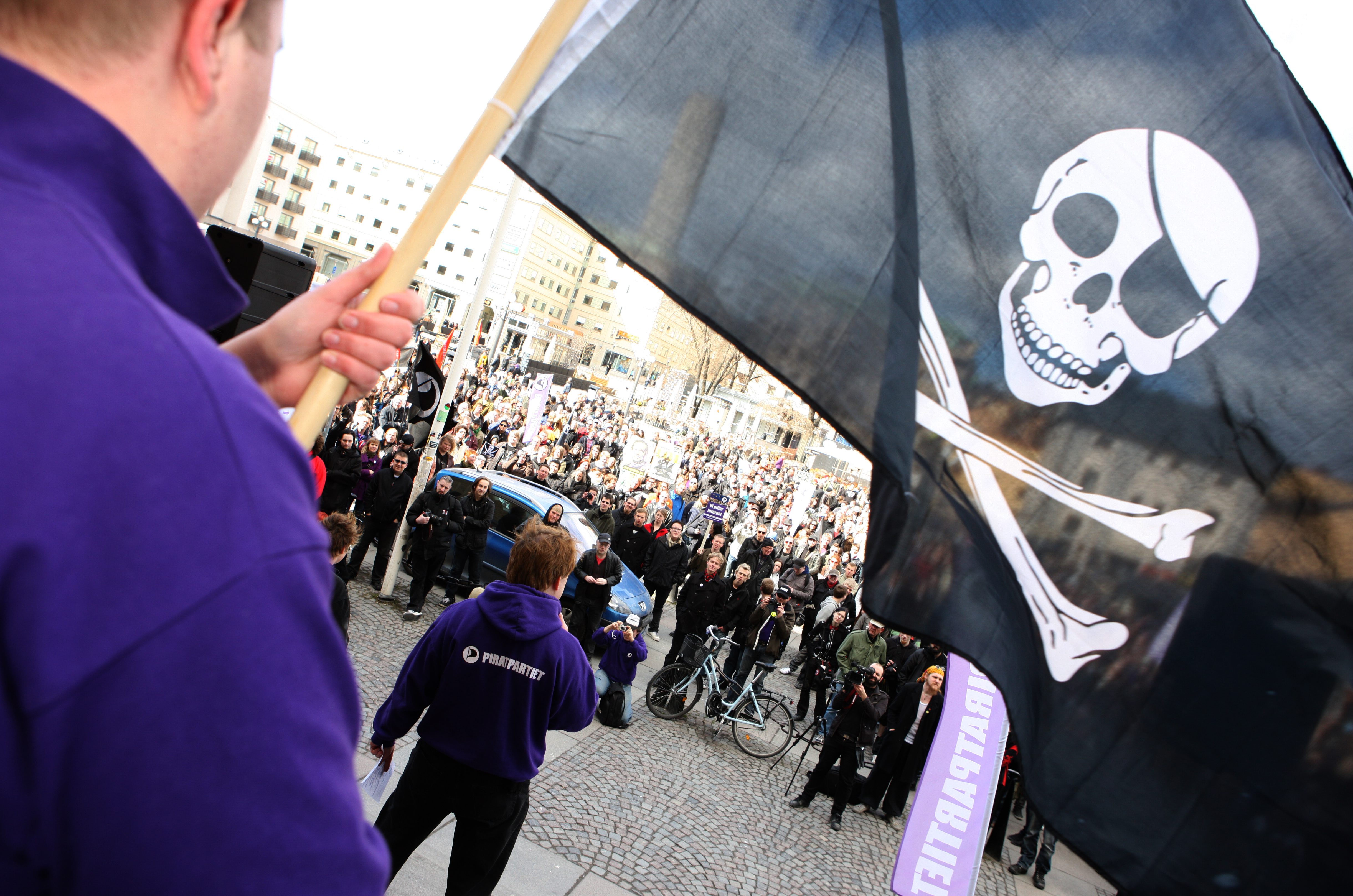 Anna Troberg, Narkotika, Piratpartiet, Avkriminalisering