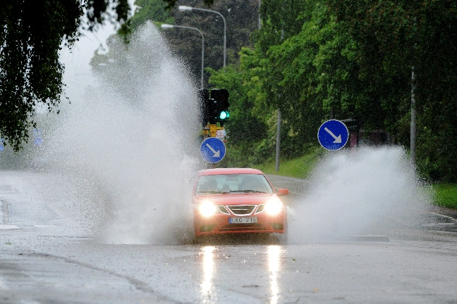 Liv, regn, Död, SMHI, Vader, Elisabeth Lindgren, Räddar, Sommar