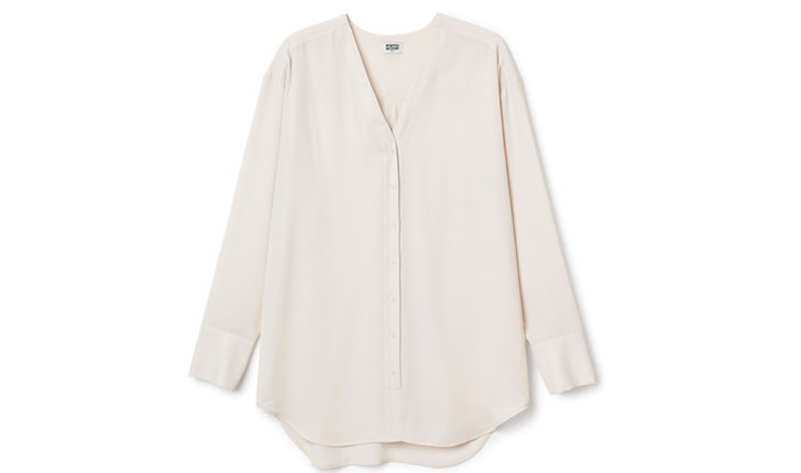 Klassisk blus att matcha med jeans eller kostymbyxor från Weekday, cirka 350 kr