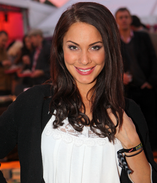 Tyra Sjöstedt, Bloggerska, Hast, stripp