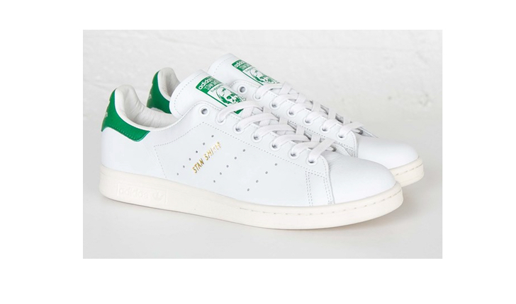 Vita sneakers för att springa mellan möten från Adidas, cirka 1 000 kronor