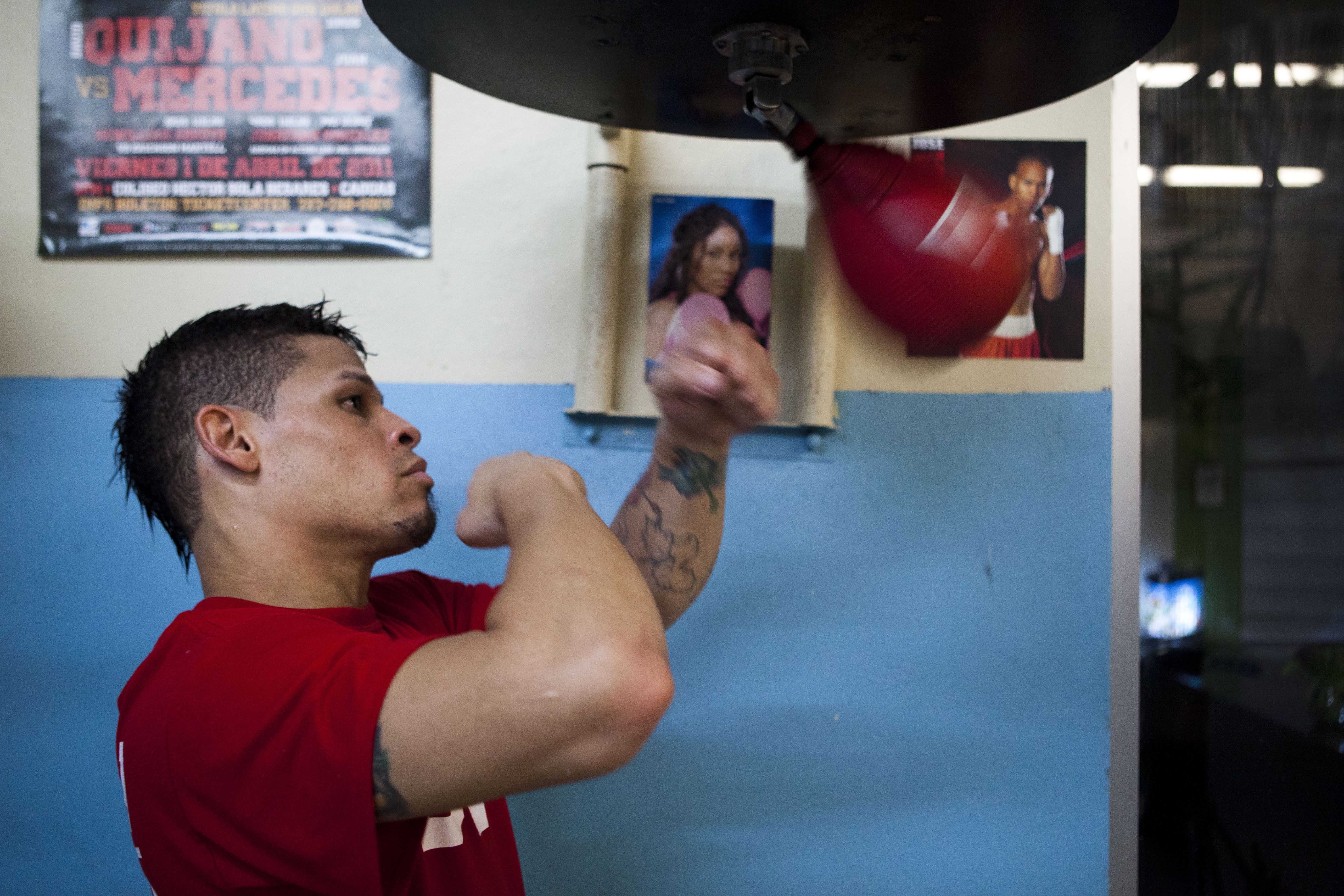 Orlando Cruz, Att komma ut ur garderoben, Homosexuell, boxning