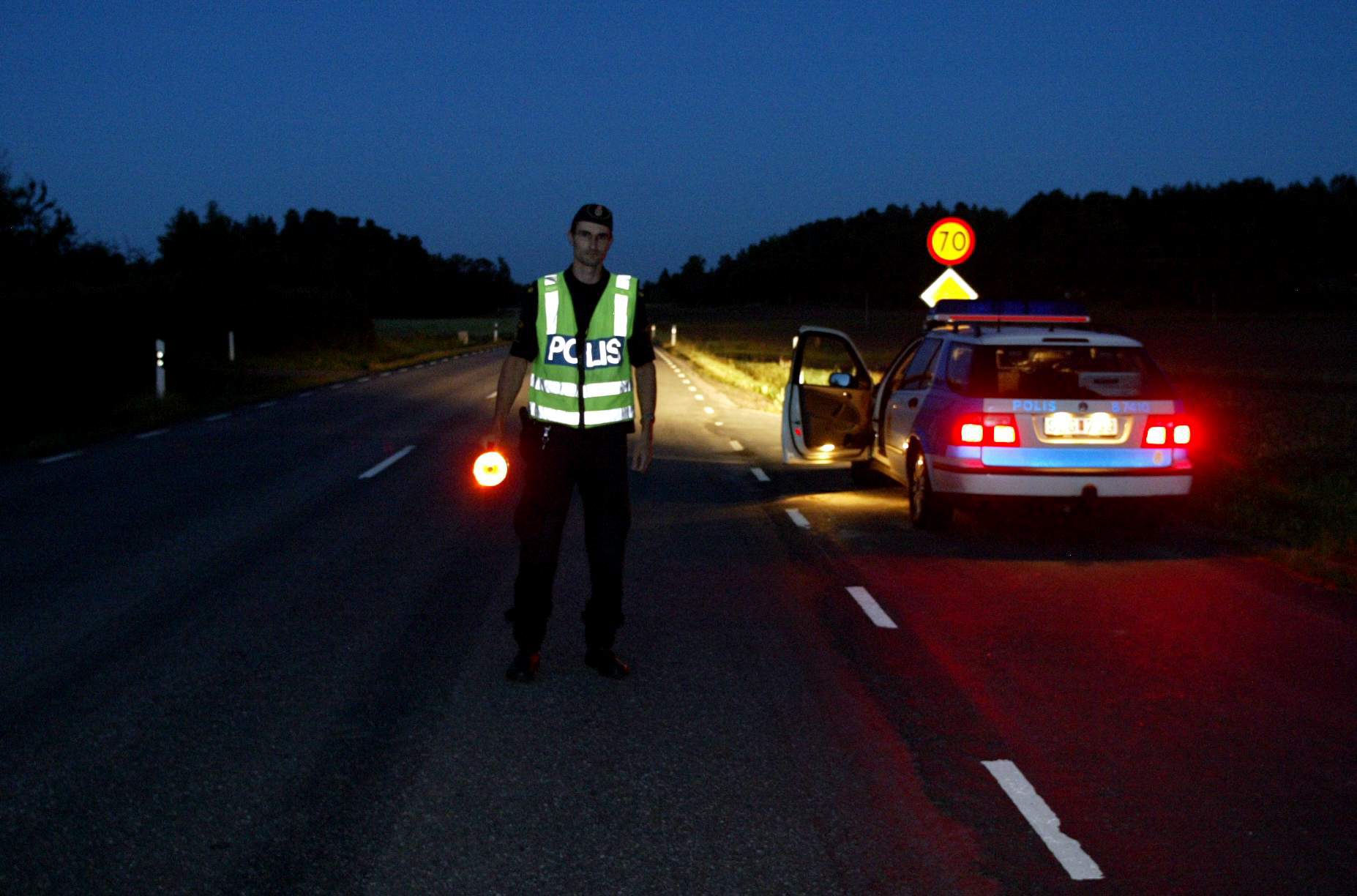 Polis, Voltade, Finspång,  Poliskontroll, Mordförsök