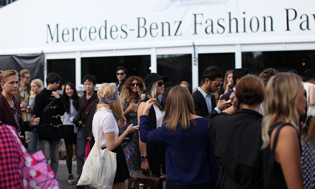 Fashion Week, Behind the scenes