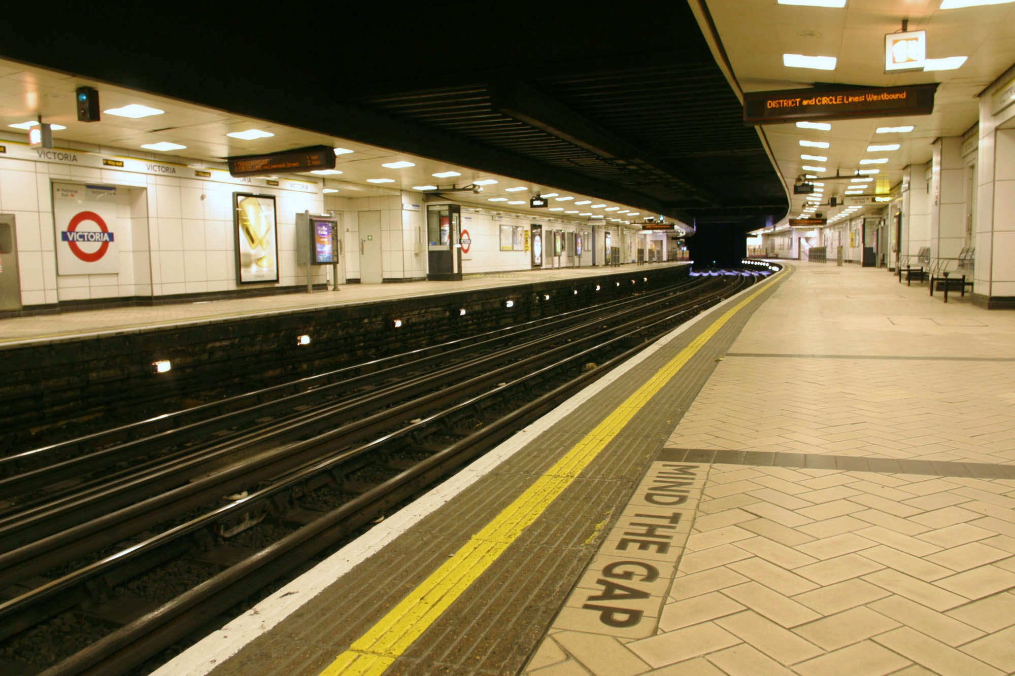 Hemsökt, tunnelbana, London