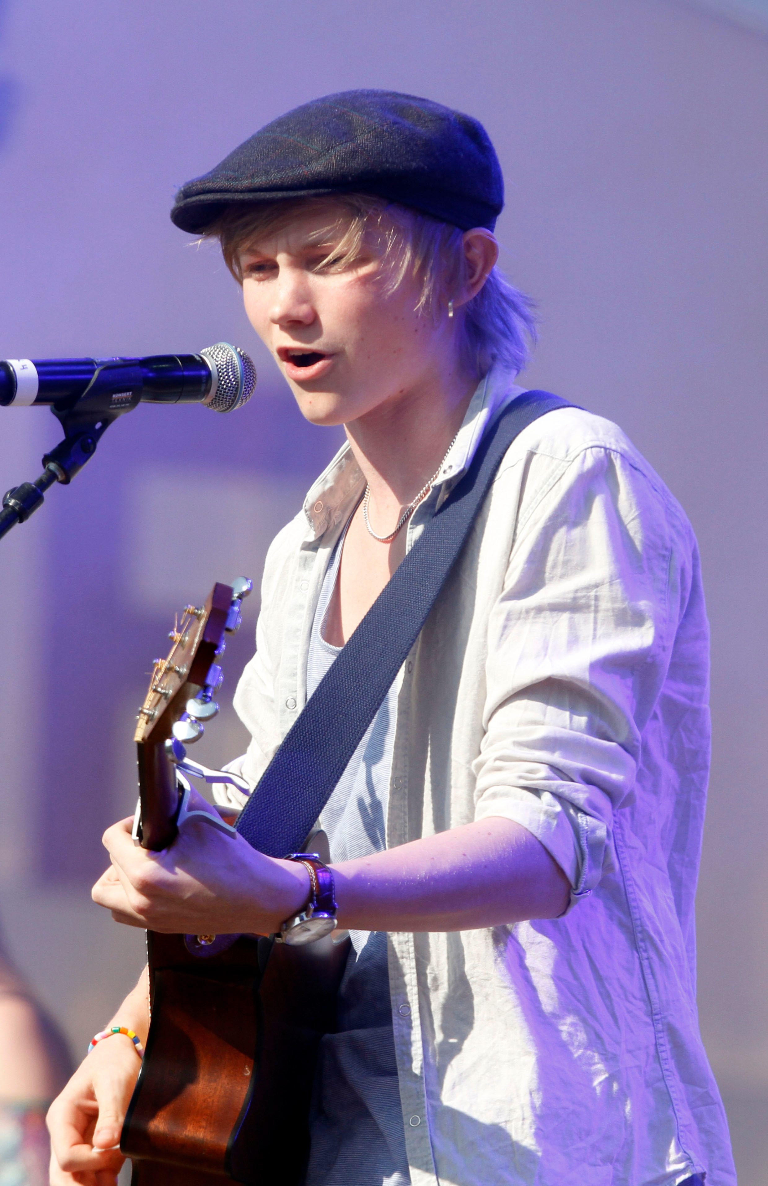 Barnstjärna, Justin Bieber, Ulrik Munther, Born This Way, Universal Music, Allsång på Skansen, Lady Gaga