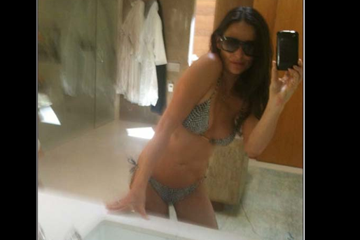 Demi Moore, Twitter