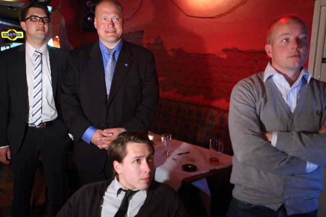 Avhopp, SD, Martin Kinnunen, Sverigedemokraterna, Politiker, Droger, Hot, Politik, William Petzäll, Alkohol