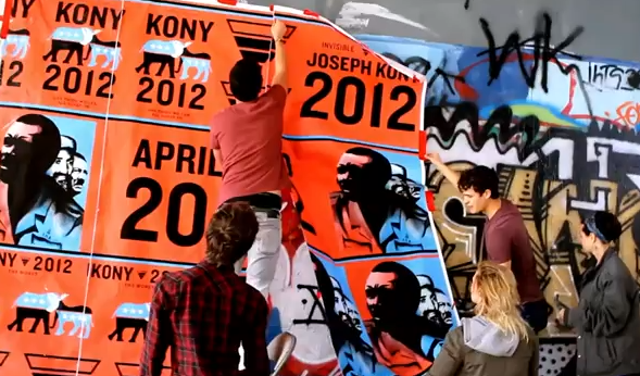 Filmskaparna vill att hela världen ska vakna upp till en röd vägg med budskapet att stoppa Kony.