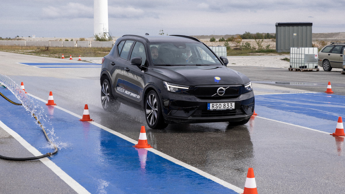 Volvo XC40 testar Michelin-däck