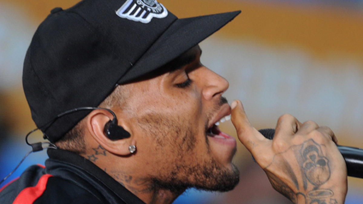 Chris Brown har ett gäng stjärnor på halsen. Gammal kärlek rostar aldrig? 