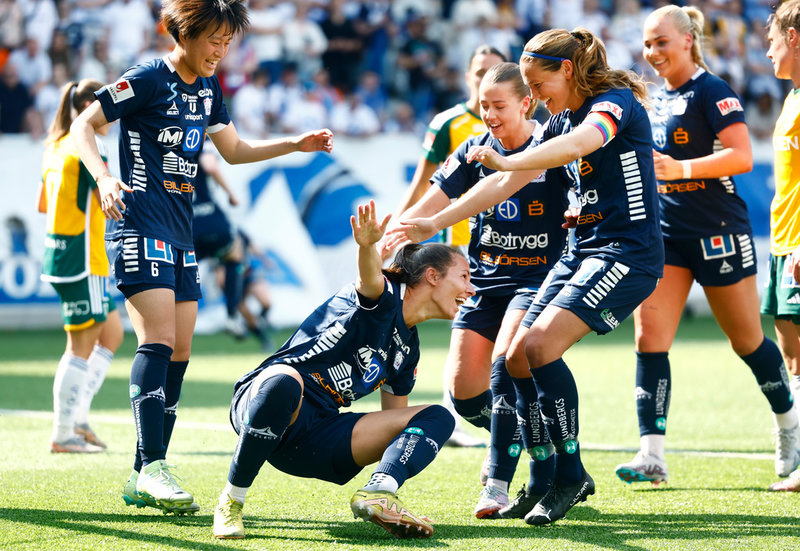 Konstgräsplanen på Bilbörsen Arena i Linköping är en annan plan med samma fyllning. Arkivbild. 