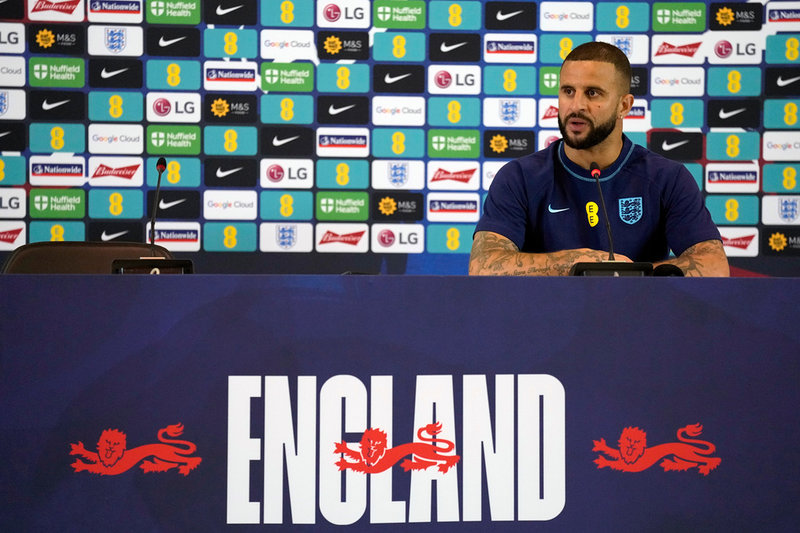 Kyle Walker på dagens presskonferens i al-Wakrah.