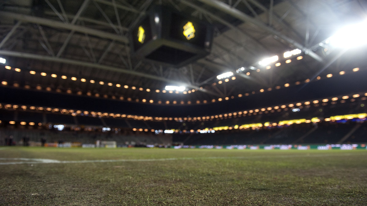 Var det Friends Arenas usla gräs som fick Uefa att välja bort Sverige?