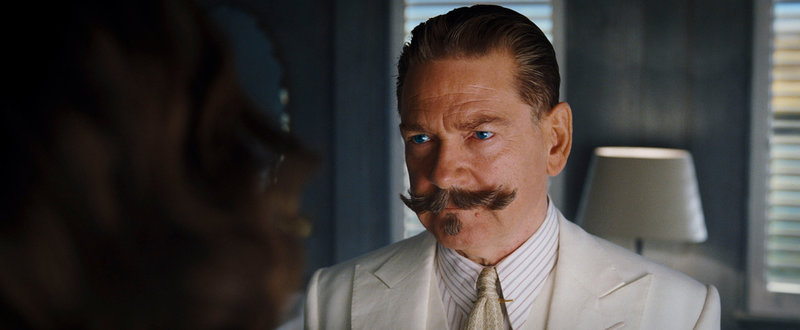 Kenneth Branagh spelar ännu en gång Hercule Poirot, i 'Döden på Nilen'. Pressbild.