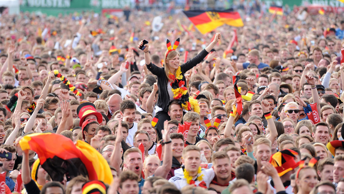 Och tyska folkets glädje också så klart. Här en bild från Hamburg. 