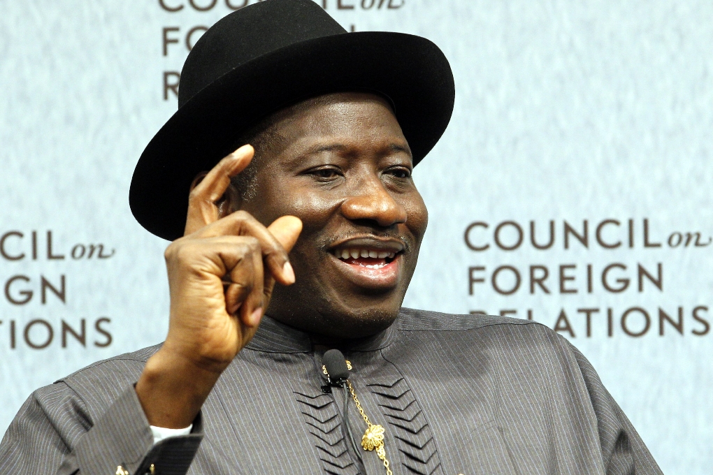 Nigerias president, Goodluck Jonathan, måste häva sitt beslut om han inte vill att Fifa ska vidta åtgärder.