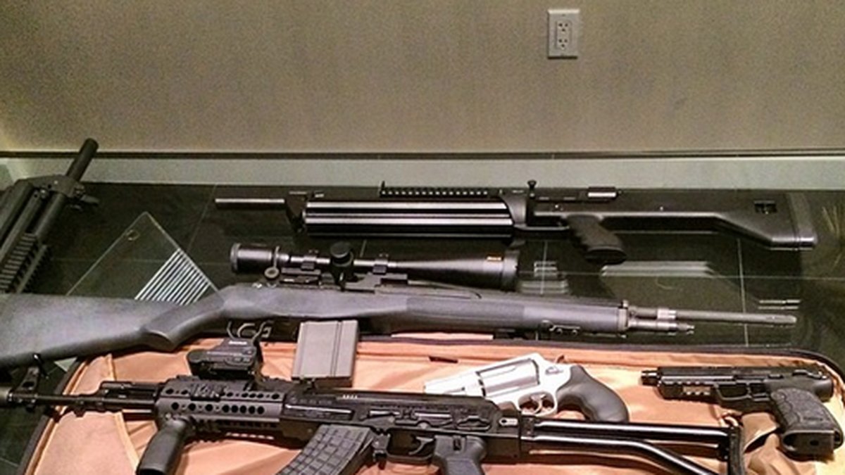 Mer vapen – även här på Dan Bilzerians Instagram. 