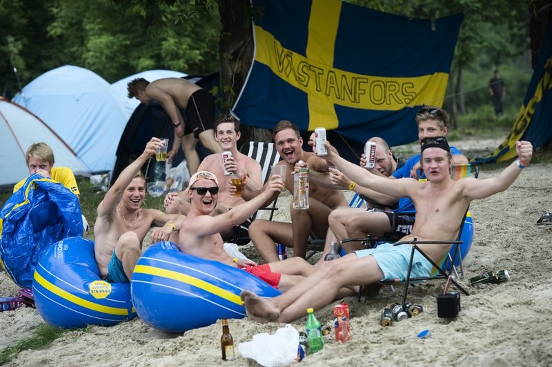 Svenska supportar under fotbolls-EM 2012 i Polen och Ukraina. Arkivbild.