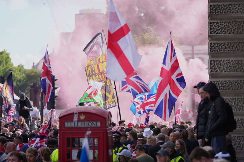Upp till 150 000 personer beräknas ha deltagit i lördagens marsch i centrala London, arrangerad av den högerextreme aktivisten Tommy Robinson.