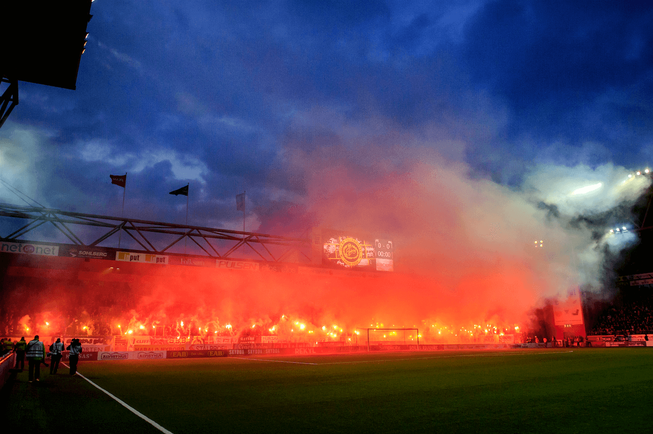 Göteborgs-klacken i bortamatchen mot Elfsborg. Göteborgs-klacken i bortamatchen mot Elfsborg.