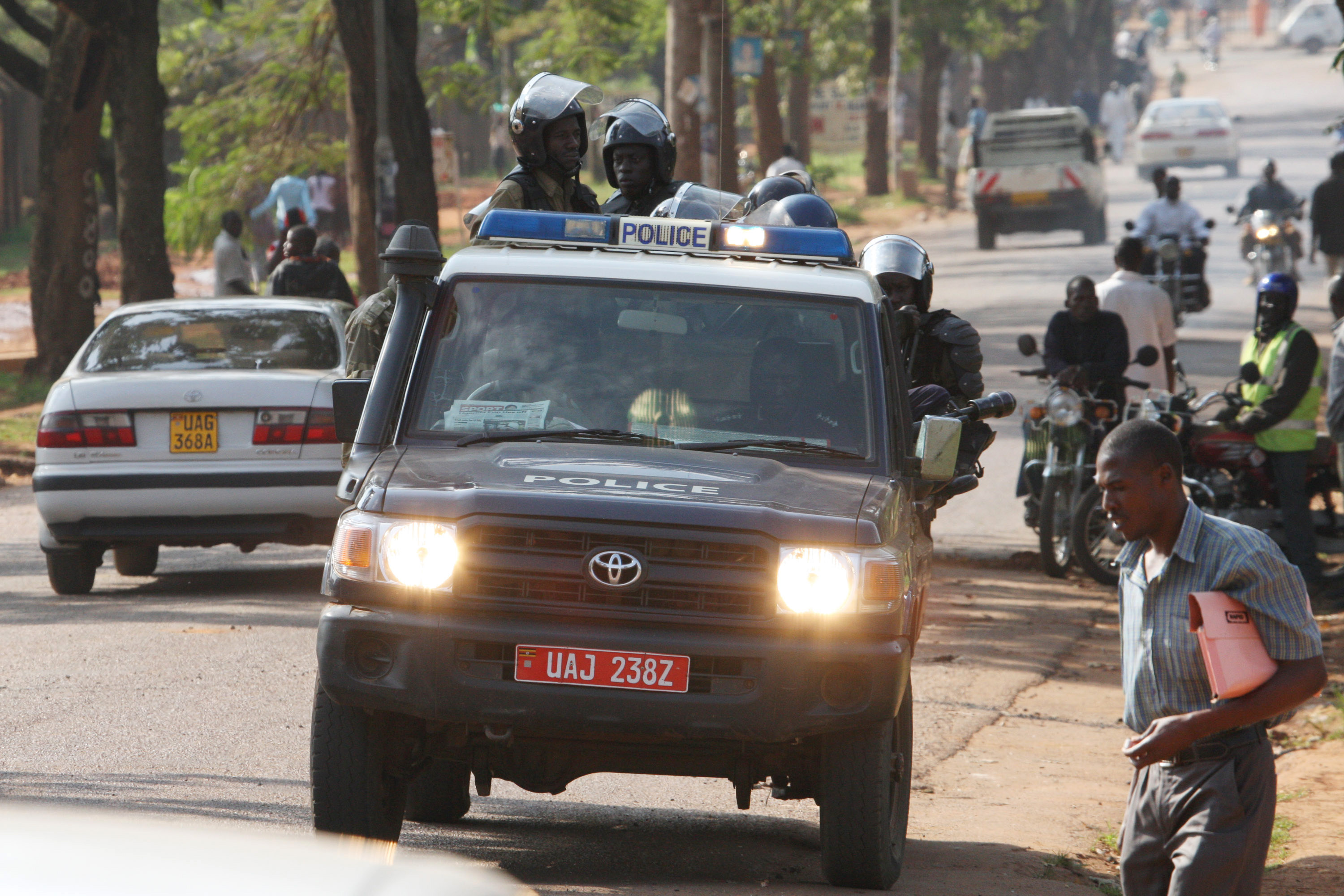 Ugandiska myndigheter försöker nu stoppa den livsfarliga spriten.