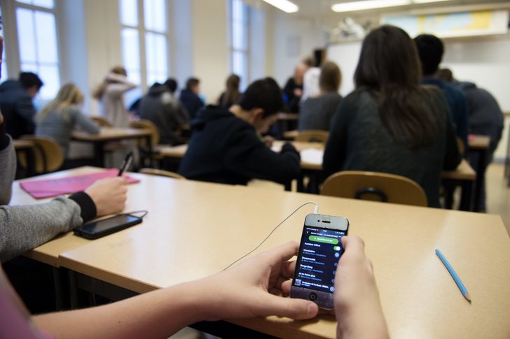 Använder Spotify i mobilen i skolan Använder Spotify i mobilen i skolan