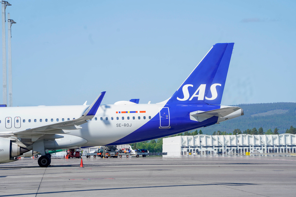 Det krisdrabbade flygbolaget SAS kämpar med ekonomin, men har hittills klarat sig från konkurs och tvångslikvidation. Arkivbild.
