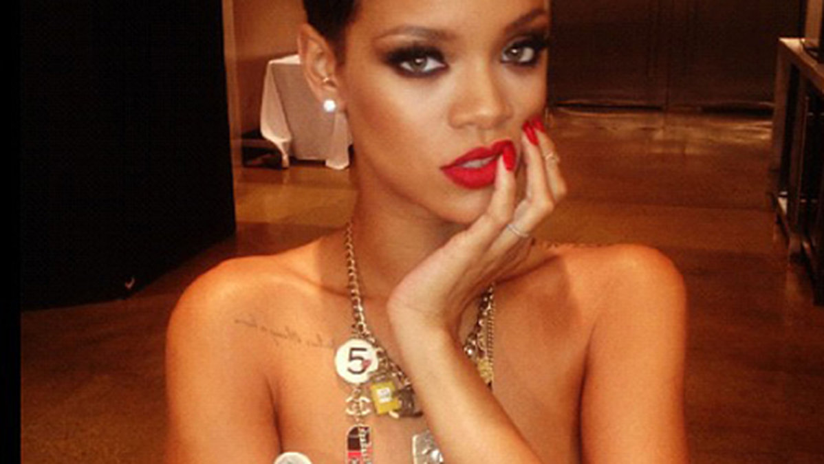Rihanna plåtas för en kampanj. 
